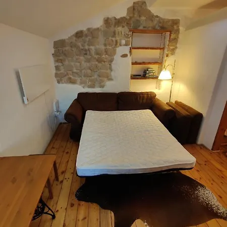 Saare Pesa Apartamento *